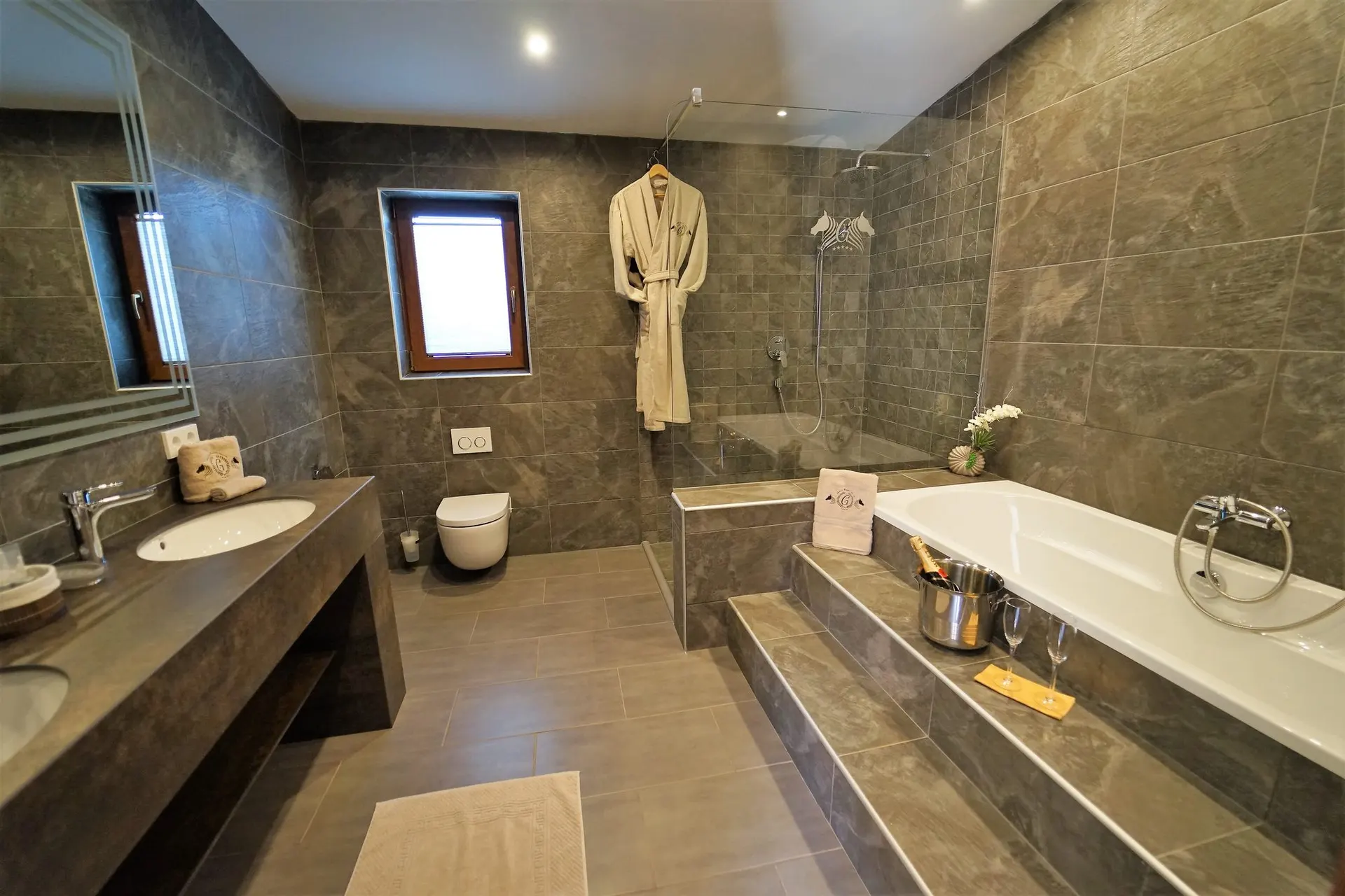 Spa-Bad der Junior Suite mit freistehender Badewanne, Residencia De Tío